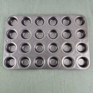 Pampered Chef Mini Muffin Cupcake Tart Pan 24 Hole #1606 Non Stick
